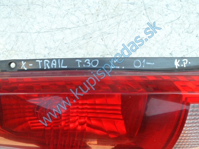 ľavé zadné svetlo na nissan x-trail, t30, 